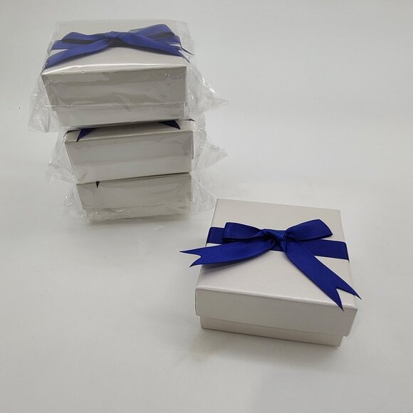 Case of 50 Pearlized White Sturdy Box with Secure Glued Blue Bow & Insert - Picture 1 of 3